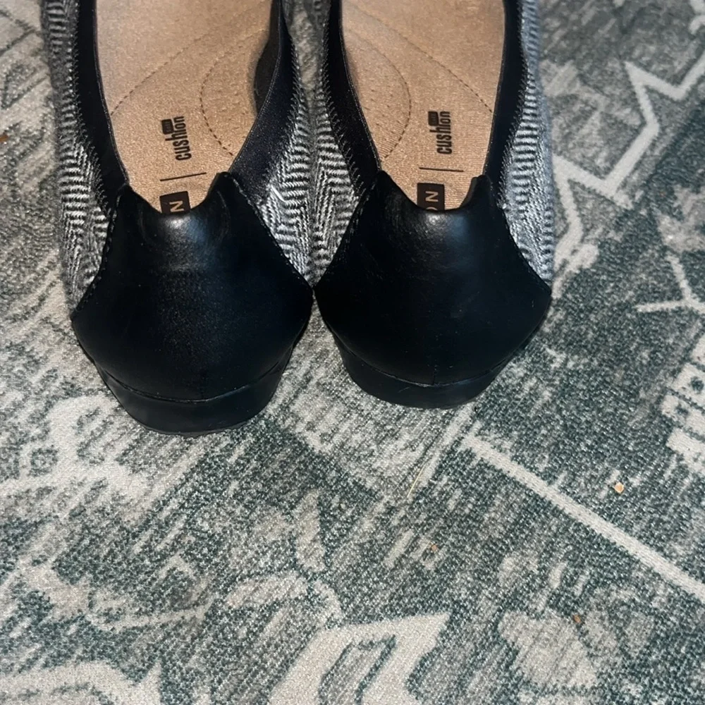 Clarks Women's Kinzie Light Ballet Flats size 7